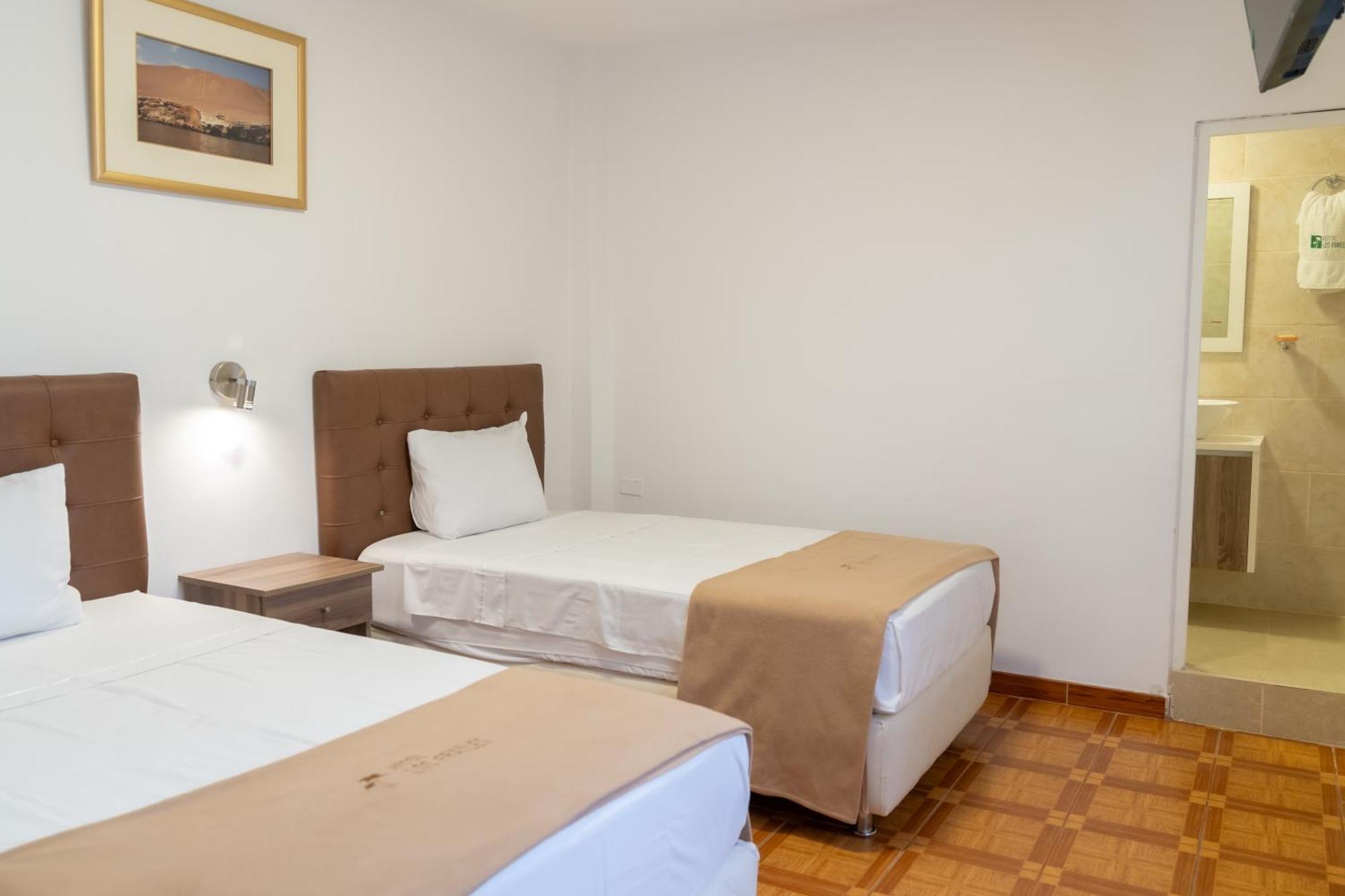 Hostal Los Frayles Paracas Extérieur photo