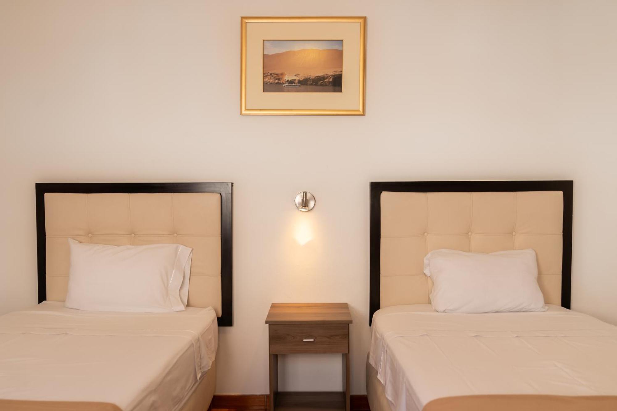 Hostal Los Frayles Paracas Extérieur photo