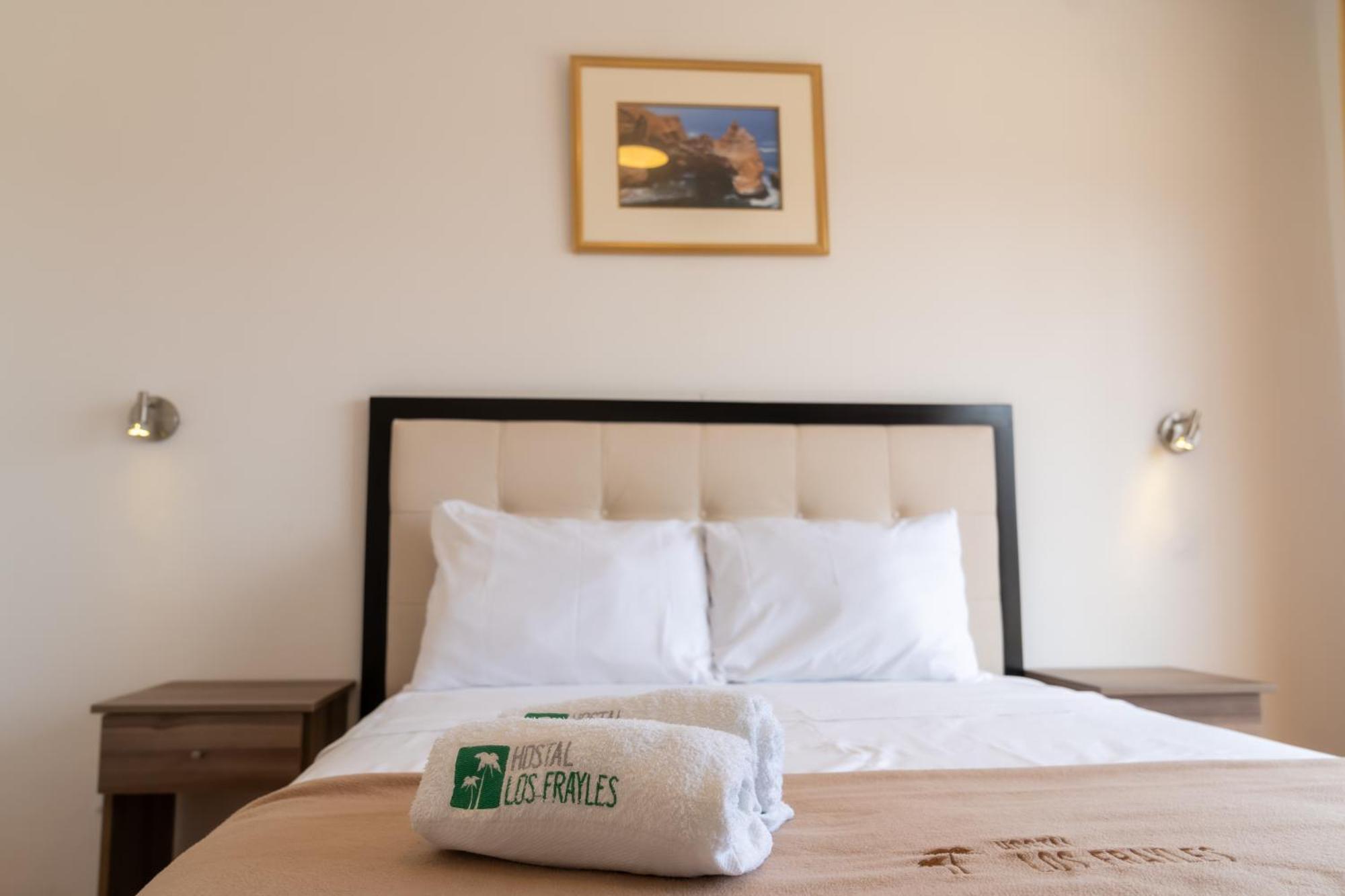 Hostal Los Frayles Paracas Extérieur photo