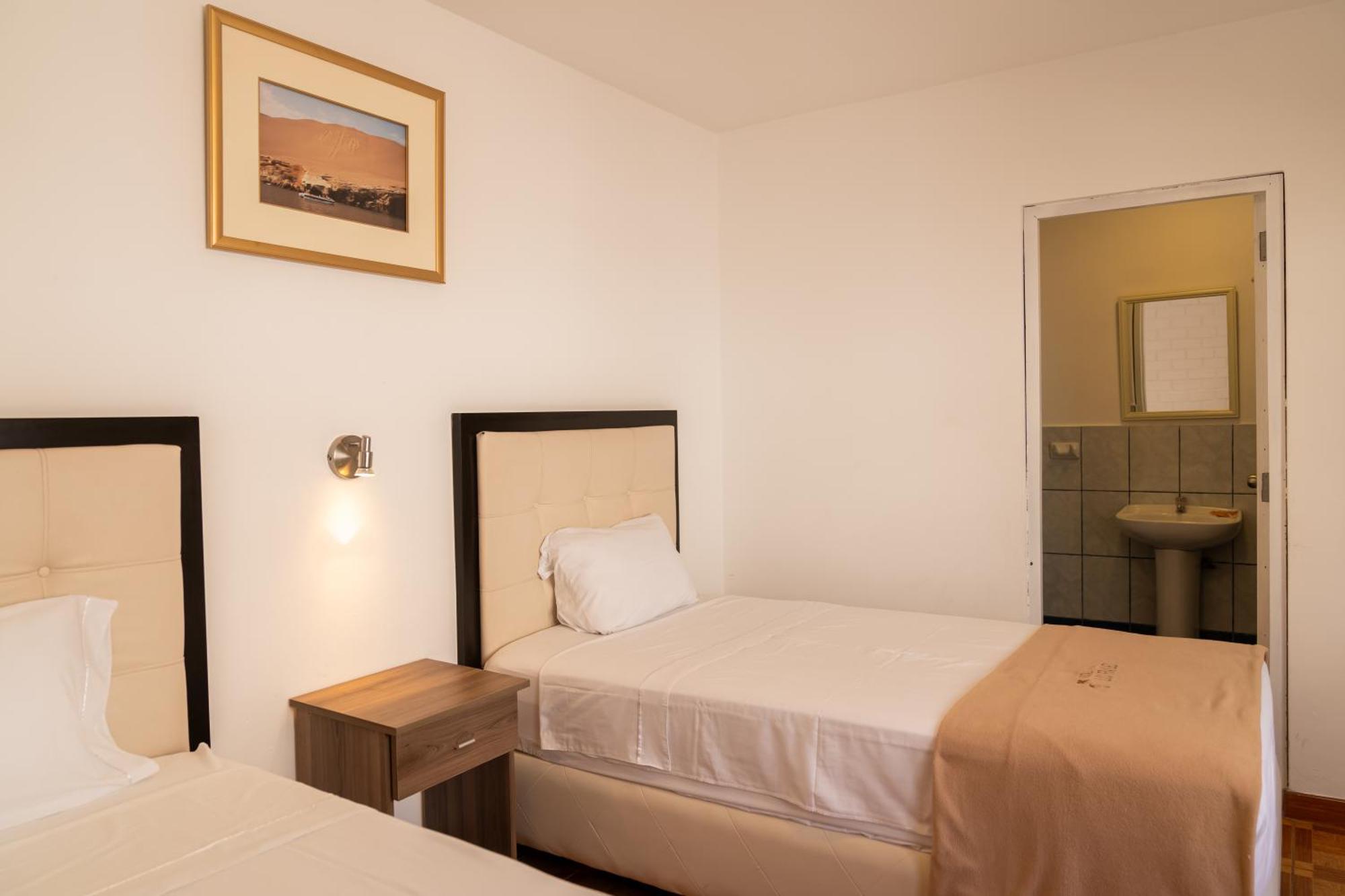 Hostal Los Frayles Paracas Extérieur photo