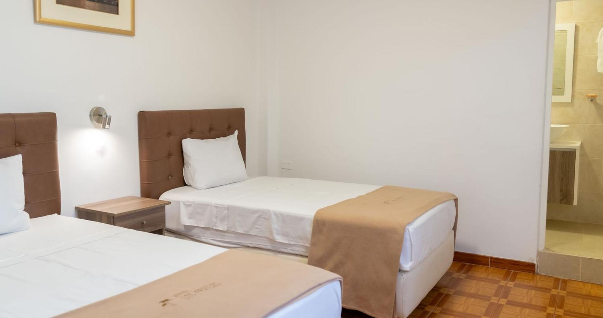 Hostal Los Frayles Paracas Extérieur photo